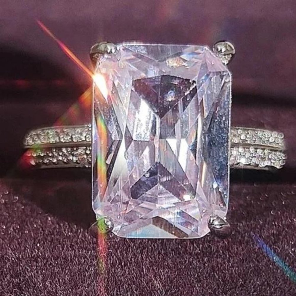 NEW 925 STERLING SILVER LUXURY DIAMOND RING, CUTE RING, SHINY RING. - Picture 3 of 7